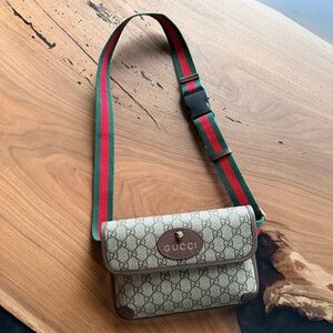 Gucci Beige GG Crossbody Bag with Green and Red Strap